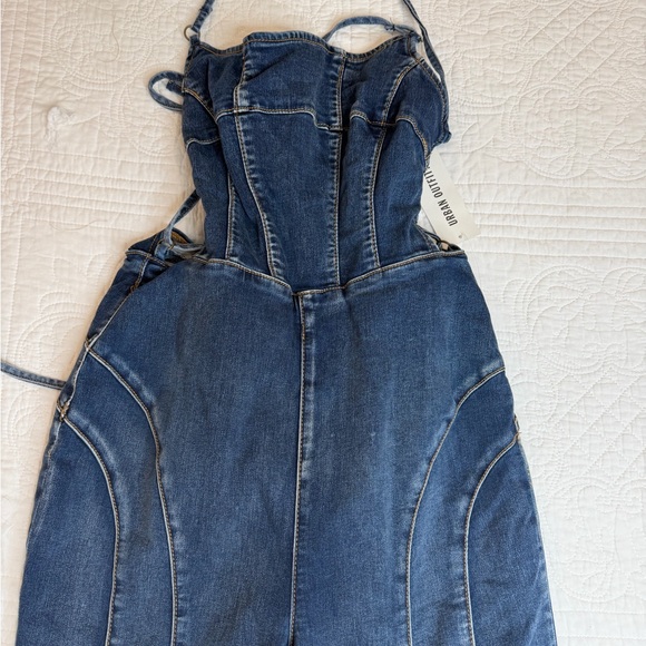 Urban Outfitters UO Chandler Fitted Denim Jumpsuit Women’s Medium Flared NWT - Picture 4 of 10